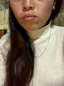 Snapshot of Halyy_xx chatting on 8, 11, 2025 Halyy xx online show from 8, 11, 2025