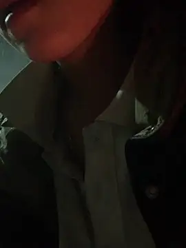 Snapshot of Halyy_xx chatting on 4, 3, 2026 Halyy xx online show from 4, 3, 2026