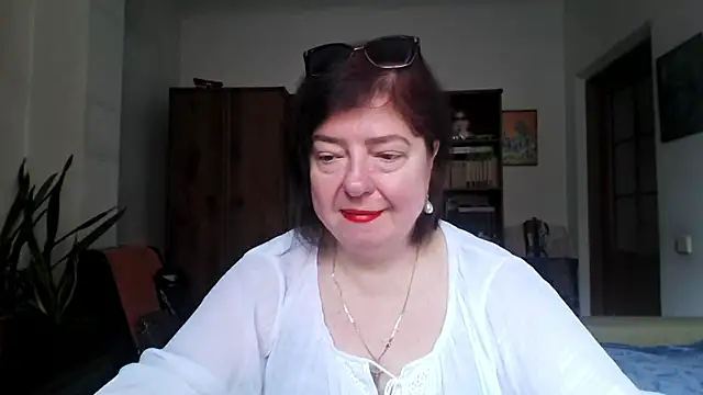 Violet Pulse online show from 4, 4, 2026