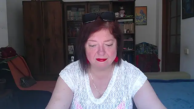 Violet Pulse online show from 2, 7, 2026