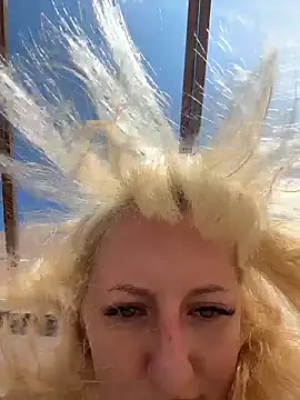 RonnieKiss online show from 5, 2, 2026