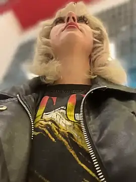 RonnieKiss online show from 9, 4, 2026