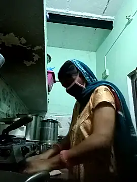 Cute-Charvii online show from 4, 2, 2026