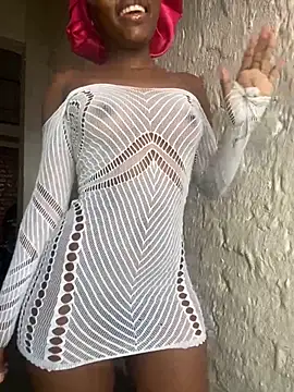 Snapshot of 21shazzy chatting on 4, 12, 2025 21shazzy online show from 4, 12, 2025