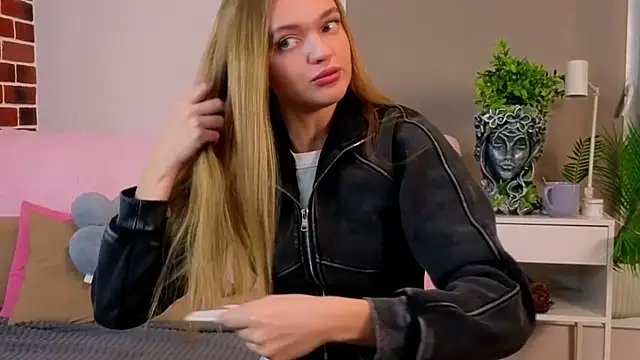 MarryLuz online show from 23, 9, 2025