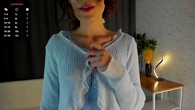DelilahConsalvo online show from 23, 9, 2025