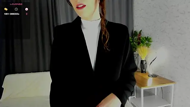 DelilahConsalvo online show from 25, 9, 2025