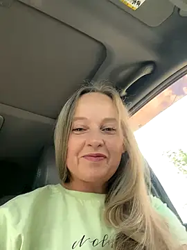 Snapshot of B_i_r_d_i_e chatting on 20, 9, 2025 B i r d i e online show from 20, 9, 2025