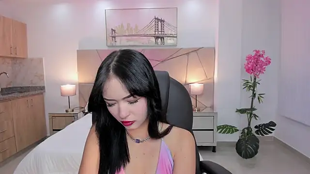 Alessia Yorks online show from 1, 10, 2025