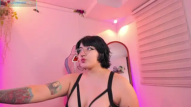 Berrykww  online show from 29, 9, 2025