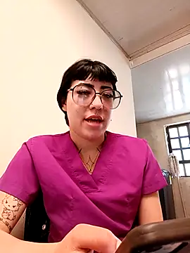 Snapshot of CAROLINA_17- chatting on 18, 10, 2025 CAROLINA 17- online show from 18, 10, 2025