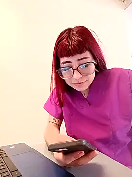 Snapshot of CAROLINA_17- chatting on 2, 10, 2025 CAROLINA 17- online show from 2, 10, 2025