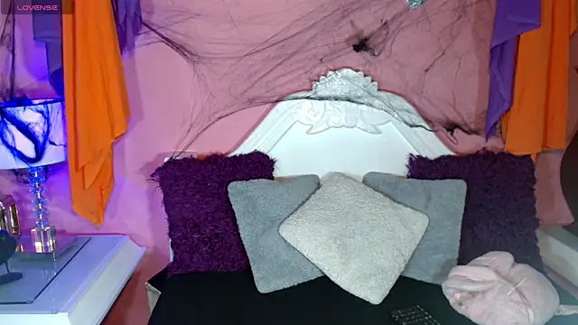 Snapshot of _IsabellaRousse chatting on 2, 11, 2025 IsabellaRousse online show from 2, 11, 2025