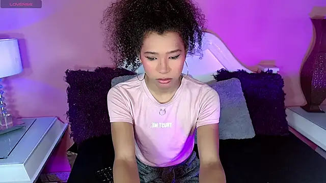 Snapshot of _IsabellaRousse chatting on 18, 11, 2025 IsabellaRousse online show from 18, 11, 2025