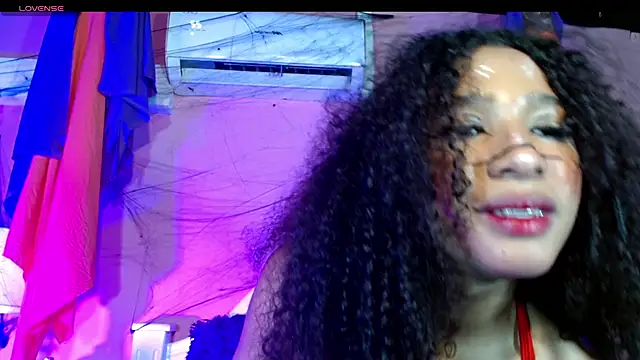 Snapshot of _IsabellaRousse chatting on 24, 10, 2025 IsabellaRousse online show from 24, 10, 2025