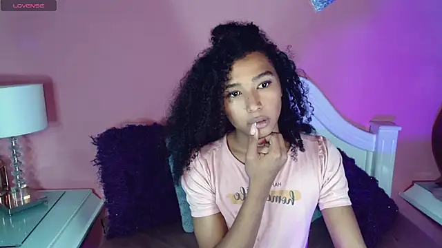 Snapshot of _IsabellaRousse chatting on 10, 11, 2025 IsabellaRousse online show from 10, 11, 2025