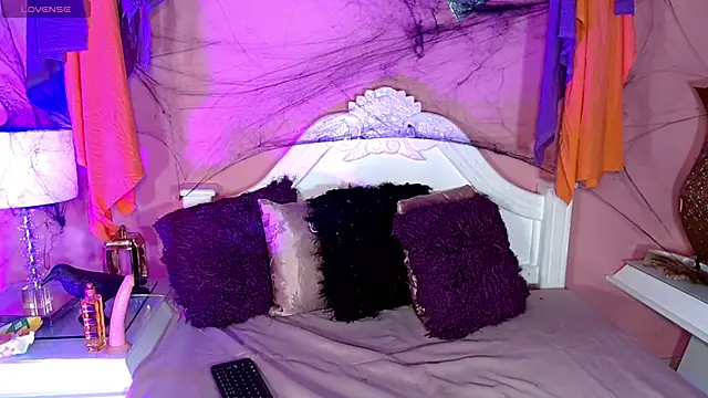 Snapshot of _IsabellaRousse chatting on 18, 10, 2025 IsabellaRousse online show from 18, 10, 2025