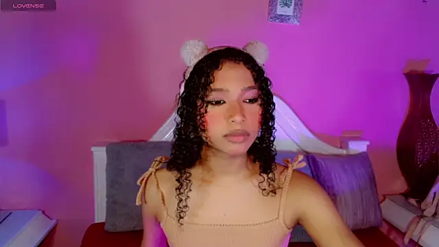 Snapshot of _IsabellaRousse chatting on 24, 11, 2025 IsabellaRousse online show from 24, 11, 2025