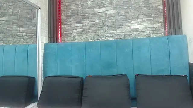 Lil Rose2006 online show from 5, 12, 2025