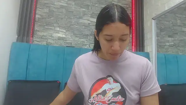 Lil Rose2006 online show from 19, 12, 2025