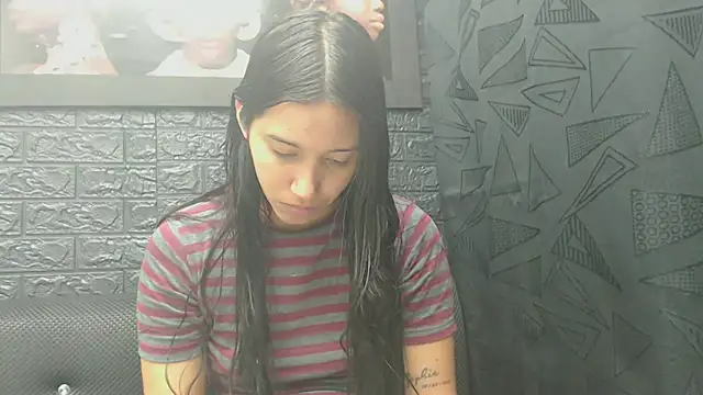 Lil Rose2006 online show from 2, 2, 2026