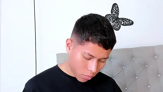 Snapshot of Little_liam chatting on 15, 10, 2025 Little liam online show from 15, 10, 2025