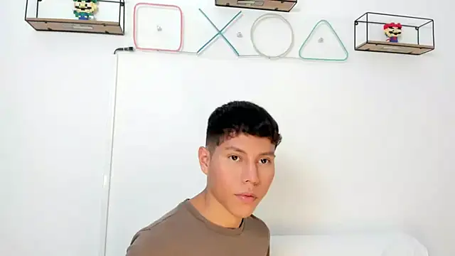 Snapshot of Little_liam chatting on 29, 11, 2025 Little liam online show from 29, 11, 2025