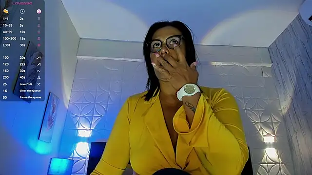 EmillyLim online show from 5, 12, 2025