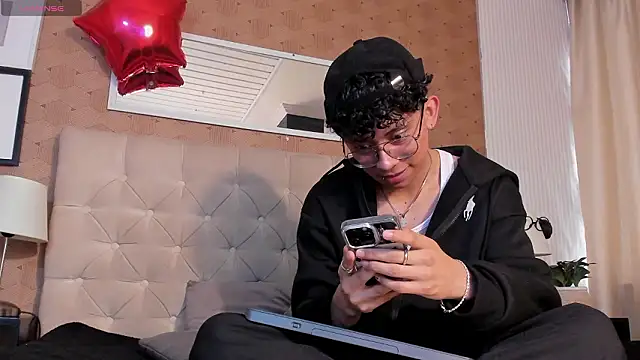 liam twiink online show from 9, 3, 2026