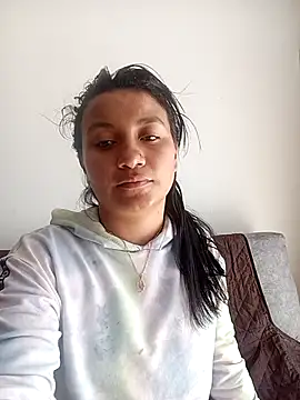 Snapshot of EllaCute_Young chatting on 18, 11, 2025 EllaCute Young online show from 18, 11, 2025