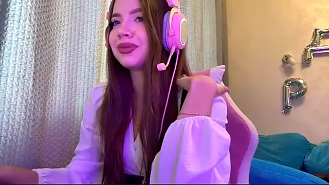 NadaBajko online show from 3, 10, 2025