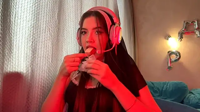 NadaBajko online show from 4, 10, 2025