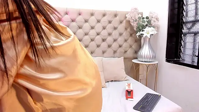 AlishaGray  online show from 3, 10, 2025