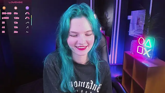 Snapshot of Lika_Sky chatting on 25, 11, 2025 Lika Sky online show from 25, 11, 2025