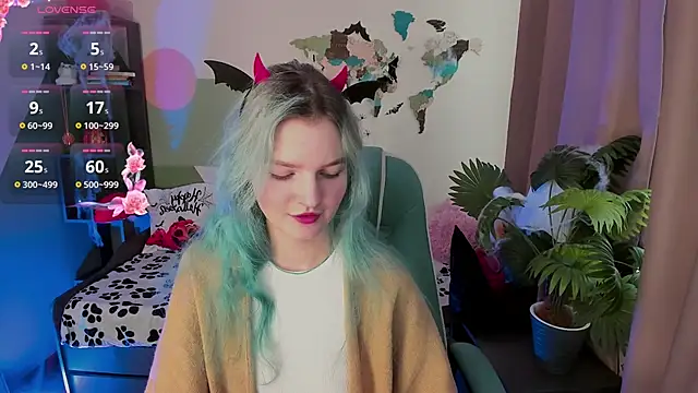 Snapshot of Lika_Sky chatting on 31, 10, 2025 Lika Sky online show from 31, 10, 2025