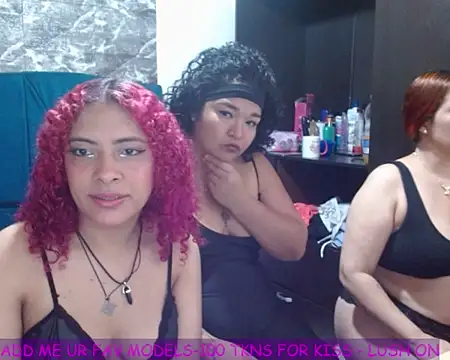 Snapshot of LITTLEKITTY19 chatting on 19, 5, 2026 LITTLEKITTY19 online show from 19, 5, 2026