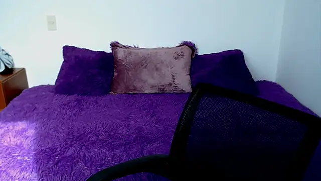 Snapshot of brendasantos_77 chatting on 5, 11, 2025 brendasantos 77 online show from 5, 11, 2025