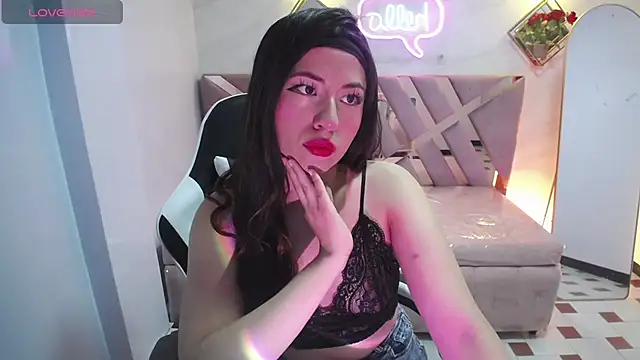 Chloe Brownn v online show from 25, 9, 2025