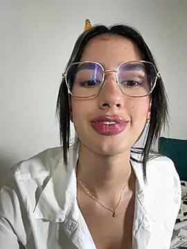 Julieta Duque online show from 13, 7, 2026
