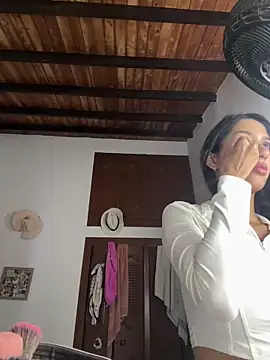 Julieta Duque online show from 17, 3, 2026