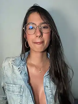 Julieta Duque online show from 22, 4, 2026