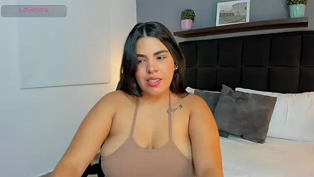 daniela crozee  online show from 19, 10, 2025