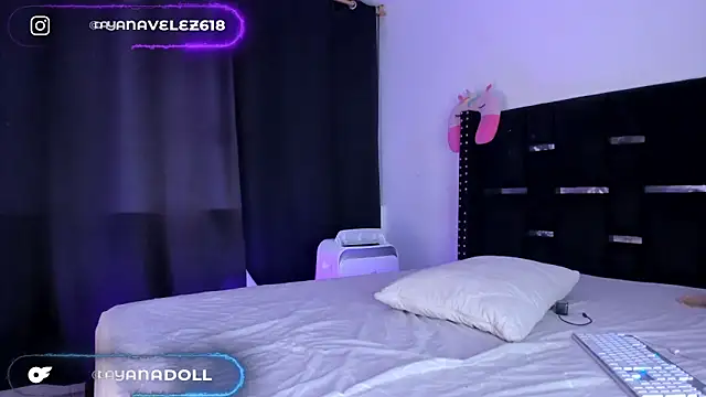 DAYANNAVELEZ online show from 5, 12, 2025