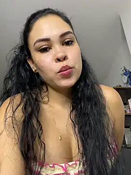 Snapshot of FOX_LATINA chatting on 14, 7, 2026 FOX LATINA online show from 14, 7, 2026