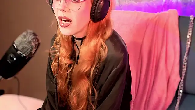 Snapshot of tacodeluxxxe chatting on 12, 3, 2026 tacodeluxxxe online show from 12, 3, 2026