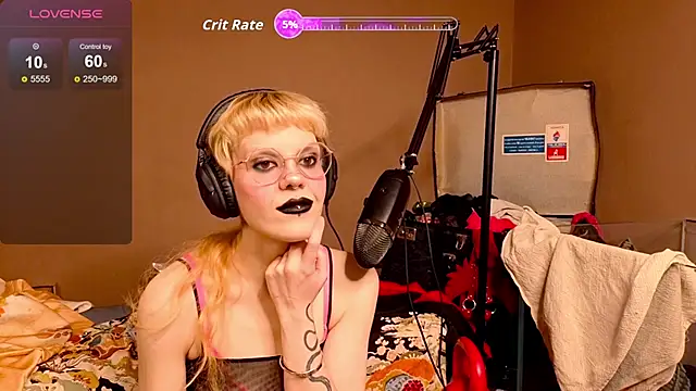 Snapshot of tacodeluxxxe chatting on 2, 12, 2025 tacodeluxxxe online show from 2, 12, 2025