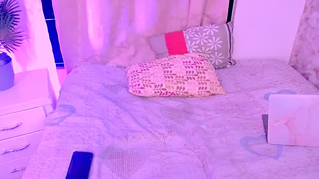 dreams girl online show from 24, 9, 2025