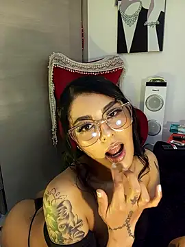 Snapshot of ValeNiitaLuv chatting on 17, 10, 2025 ValeNiitaLuv online show from 17, 10, 2025