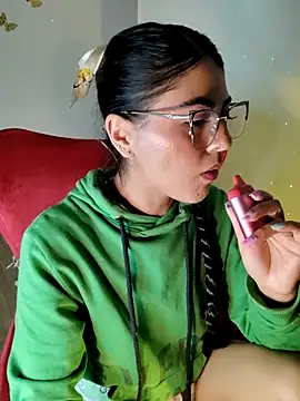 Snapshot of ValeNiitaLuv chatting on 28, 4, 2026 ValeNiitaLuv online show from 28, 4, 2026