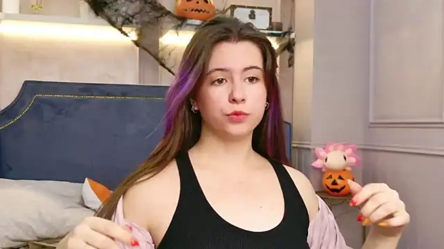 Akira Halls online show from 23, 10, 2025